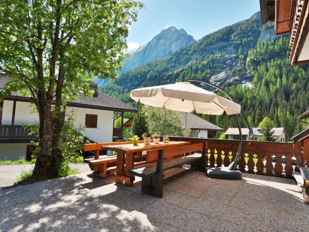 Apartamento Locazione Turistica Cesa Micheluzzi - Czi712 Penia Exterior foto